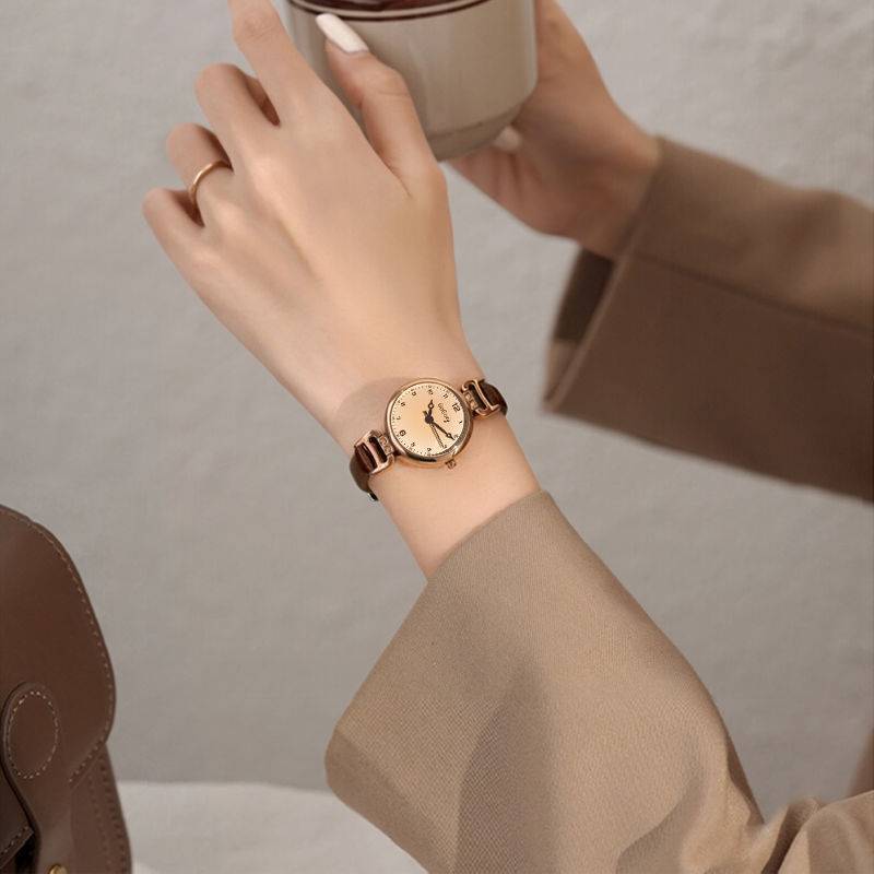 New style watch women's retro British style niche light luxury fashion high sense female student round Digital Belt small