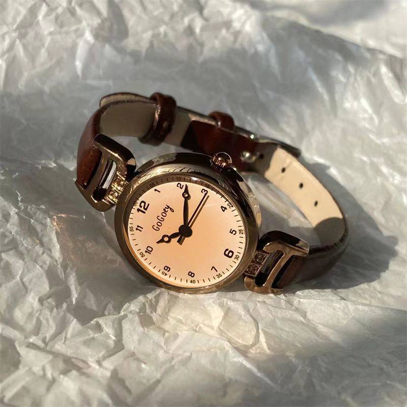 New style watch women's retro British style niche light luxury fashion high sense female student round Digital Belt small
