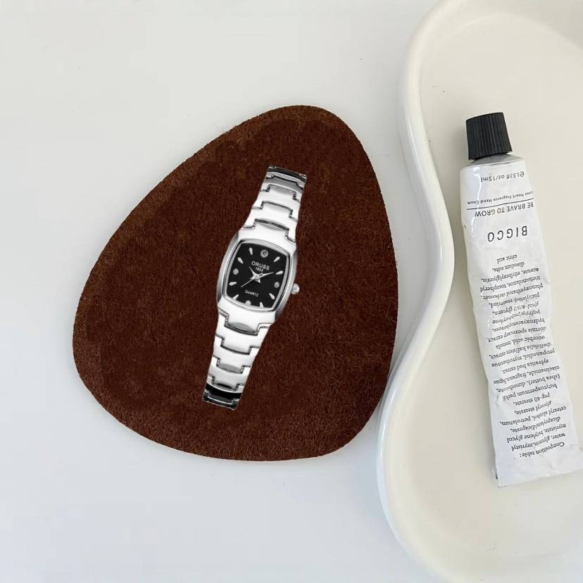 Ladies trend simple atmosphere square watch Joker fashion temperament personality waterproof quartz watch a generation of hair