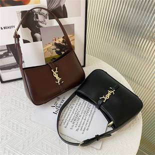 Trendy Cross-Border New Fashion Baguette Bag for Women, High-Quality Solid Color Popular Crossbody Shoulder Underarm Bag