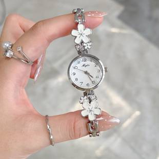 Cherry Blossom Bracelet Women's Watch, Elegant and Unique, Ins-style Bracelet Watch, High-Value Student Quartz Watch, Cross-border Wholesale