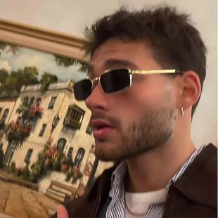 TikTok-style exquisite old money style sunglasses for men, fashionable light luxury small square frame sunglasses for women, high-end street style glasses