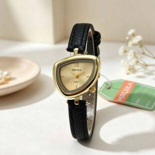 Cross-border niche design women's watch, irregular triangular shape, high aesthetic fashion quartz wristwatch