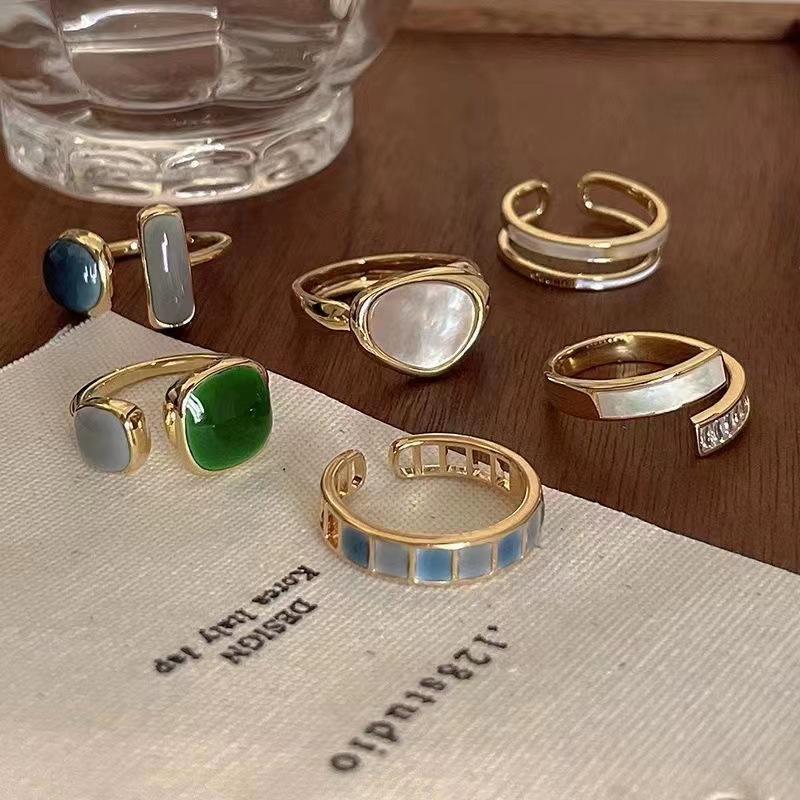 Emerald Design Ring for Women, High-End Fashion, Unique Minimalist Style, Niche Open-Ended Index Finger Ring, Ins-Style Ring