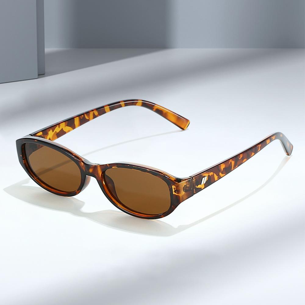 Fashion Small Frame European and American Retro Anti-Blue Light Glasses Personality Street Style Sunshade Sunglasses with Unique Design for Women