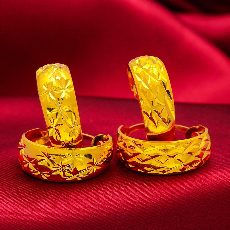 Wholesale middle-aged and elderly baby's breath star imitation gold round earrings gold plated ladies pineapple flower baby's breath star earrings women