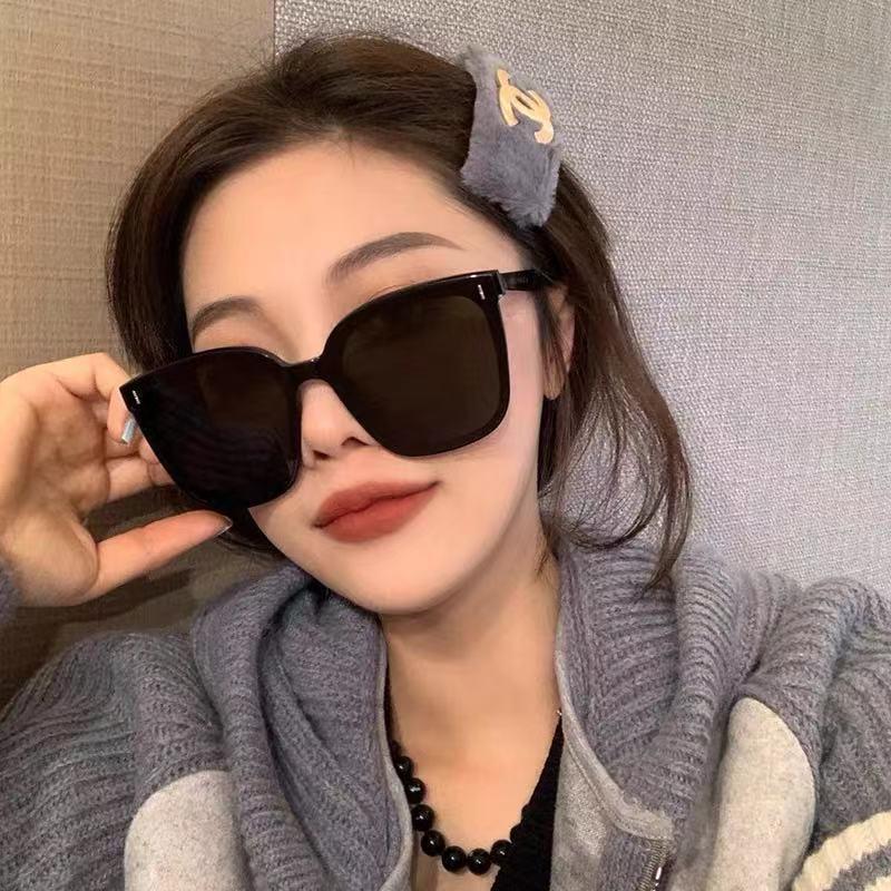 2025 New Style Sunglasses for Women, Sun Protection, European and American Fashion, Large Frame Sunglasses for Men, Trendy Tiktok Style Sunglasses Wholesale