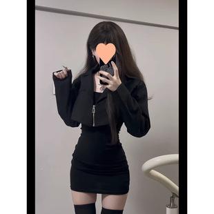 Early autumn Korean-style sweet and spicy girl outfit: a chic blazer jacket paired with a fitted, body-hugging dress – a popular women’s set