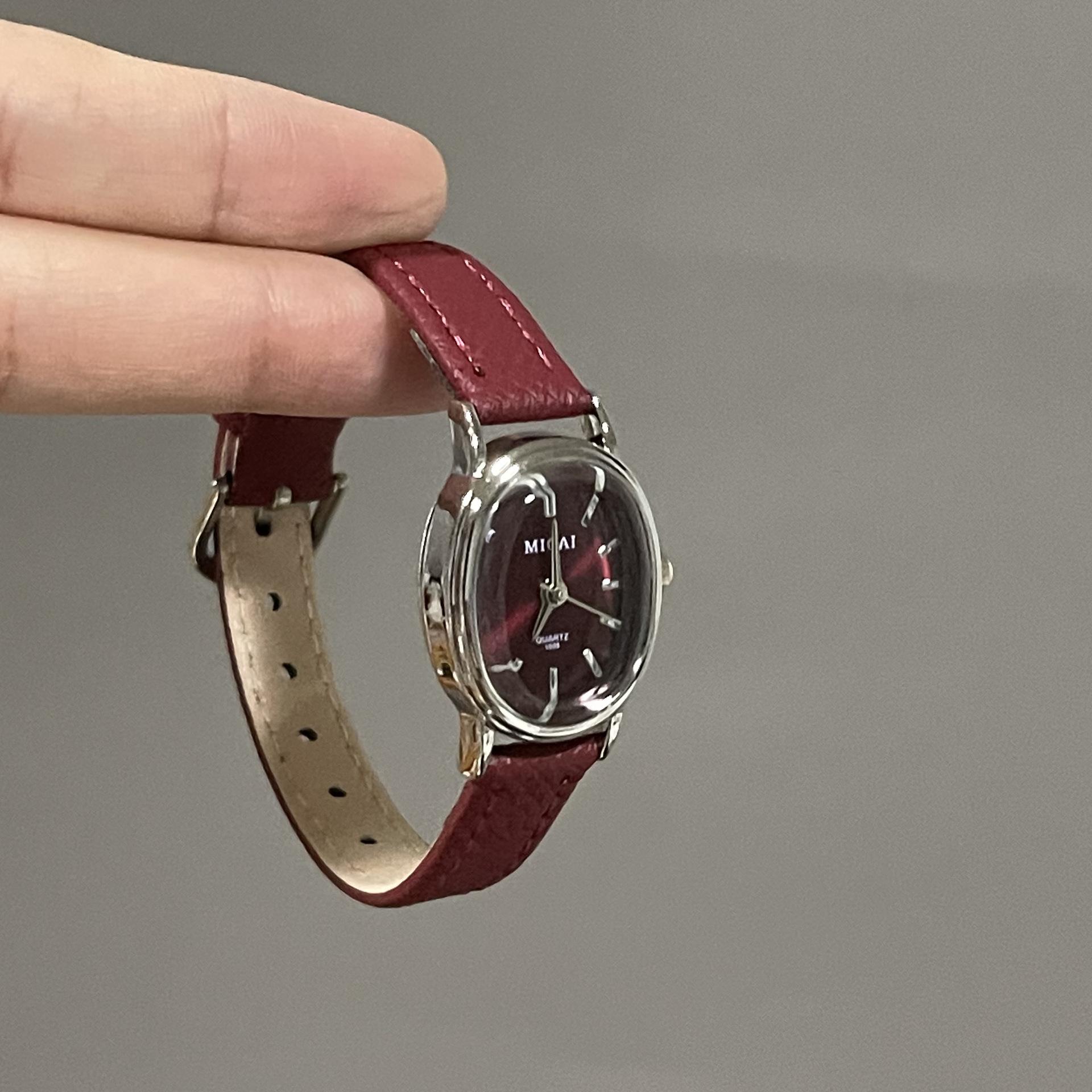 Fashionable and Elegant Summer Leather Strap Small Round Watch, Casual Simple Quartz Watch for Women, Steel Band Retro Commuter Watch