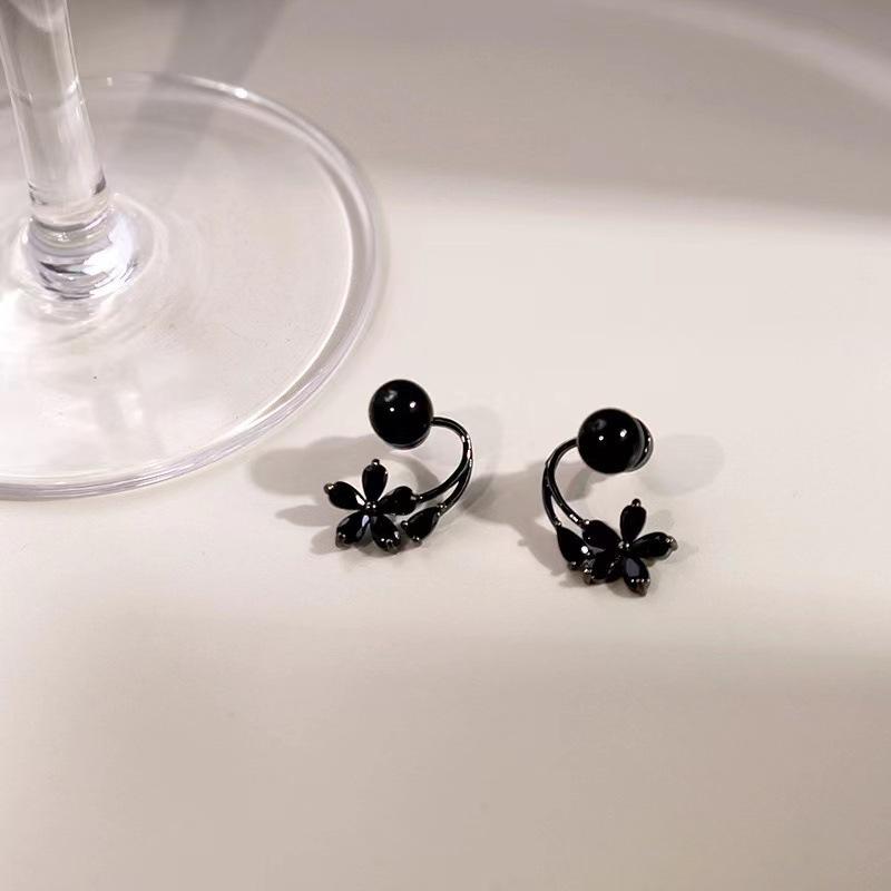 2025 New Japanese and Korean Accessible Luxury Design High-End Black Flower Two-Wear Earrings Elegant Versatile Accessible Luxury Earrings