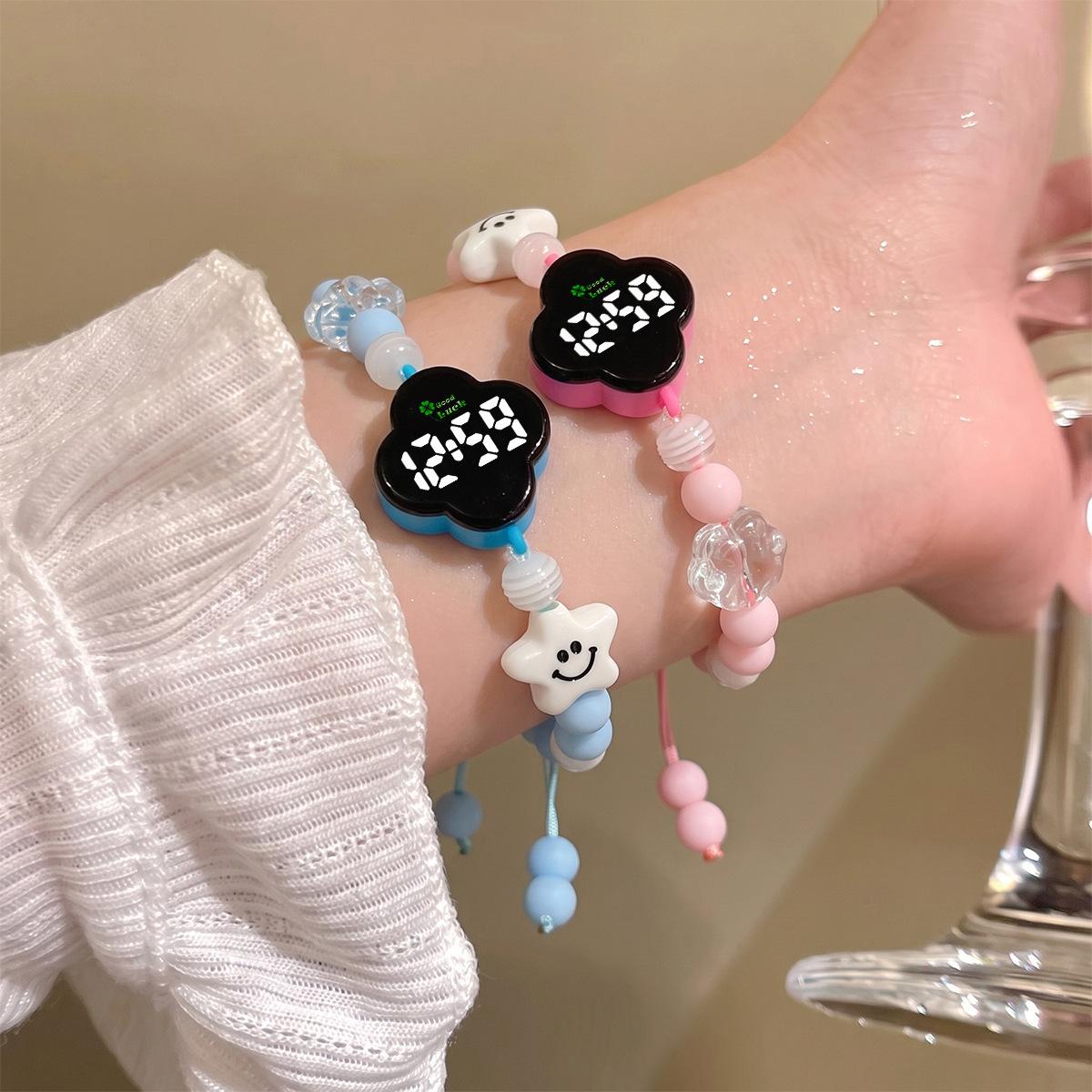 New four-leaf clover LED electronic watch for women, beaded bracelet, ins-style student and children's watch manufacturer