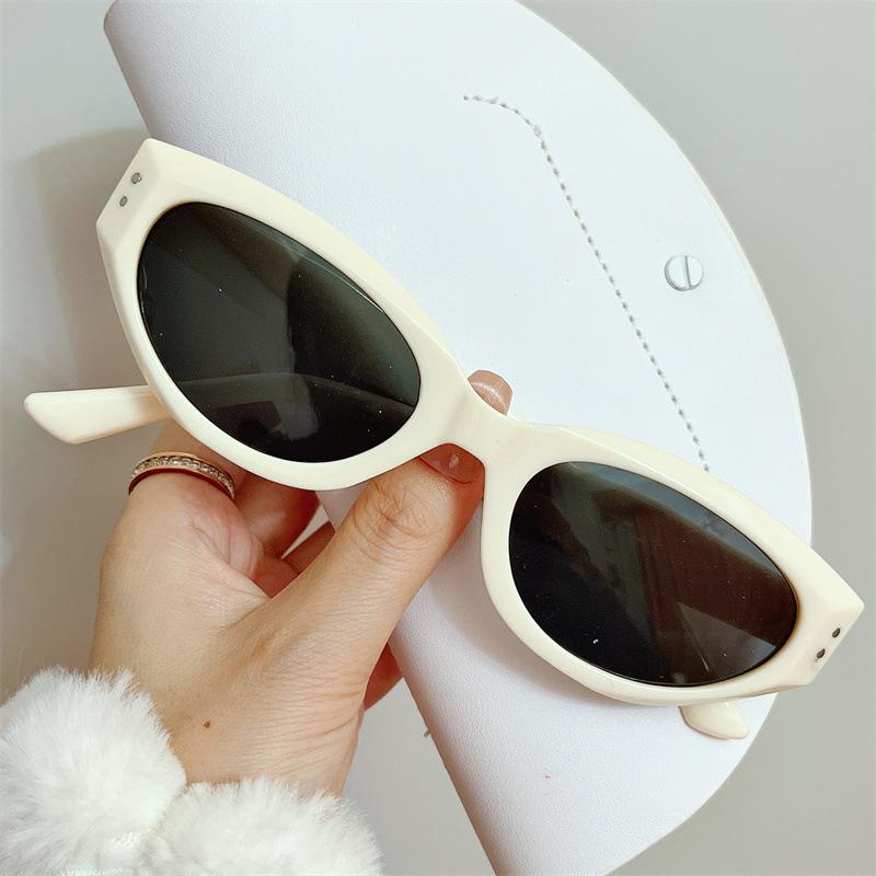 Retro Sunglasses Small Cat-Eye Sunglasses for Women 2024 New Sun Protection and Uv Protection Small Narrow Frame Driving