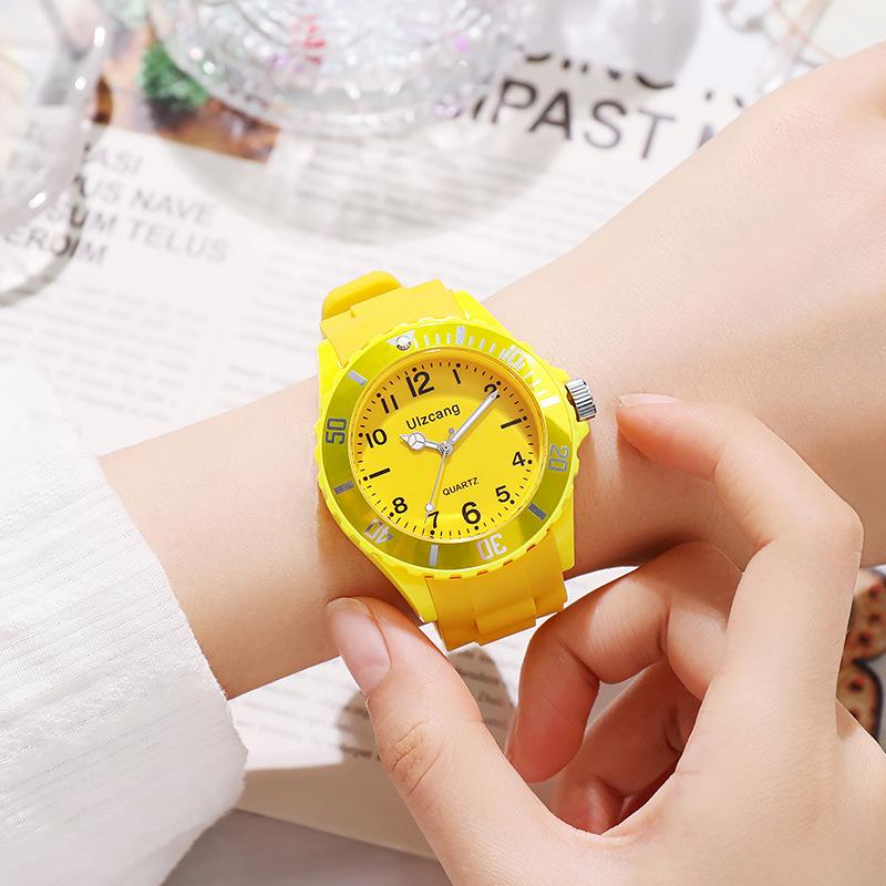 Children's examination watch girls boys primary school students imitation fall Macaron small fresh sports jelly candy color wholesale
