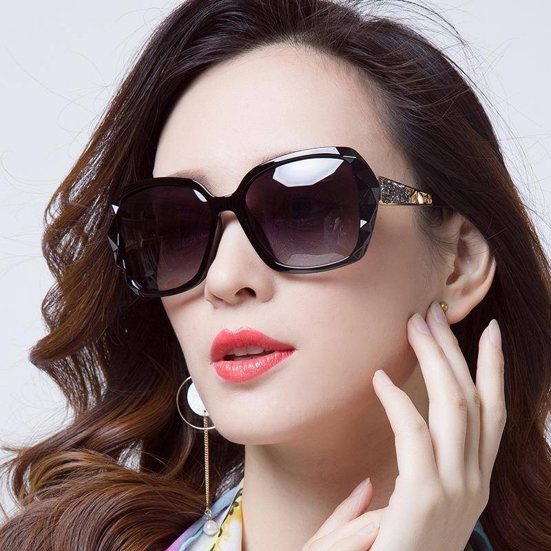 2025 new ladies sunglasses trendy goggles fashion big frame sunglasses holiday vintage sunglasses
