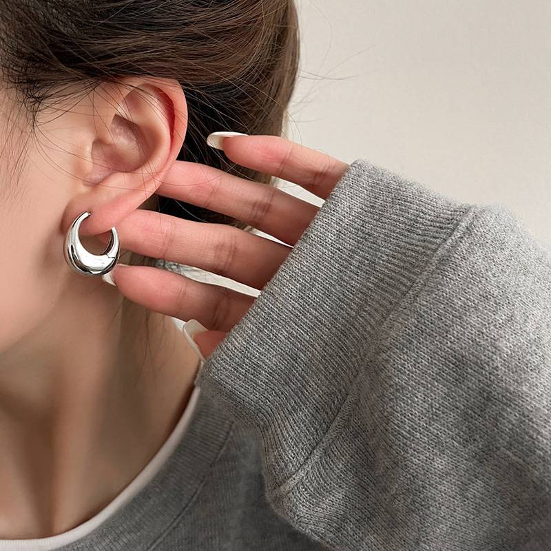 European and American Style Oval Earrings 925 Silver Pin Ear Buckle Women's Simple Fashion Elegant Commuter Niche Design Electroplated Gold