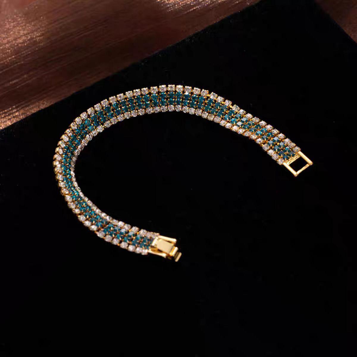 Retro Light Luxury Style Diamond-Encrusted Geometric Buckle Bracelet French Fashion Niche Temperament Personalized High-End Jewelry for Women
