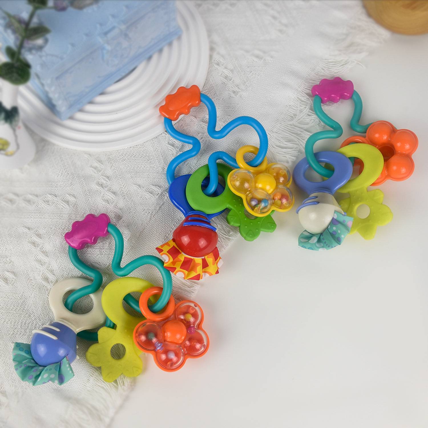 Hleeduo 03-6-12 Months Baby Hand Rattle Grip Toy Soothing Teether Ring Bell Crib Mobile Soothing Toy