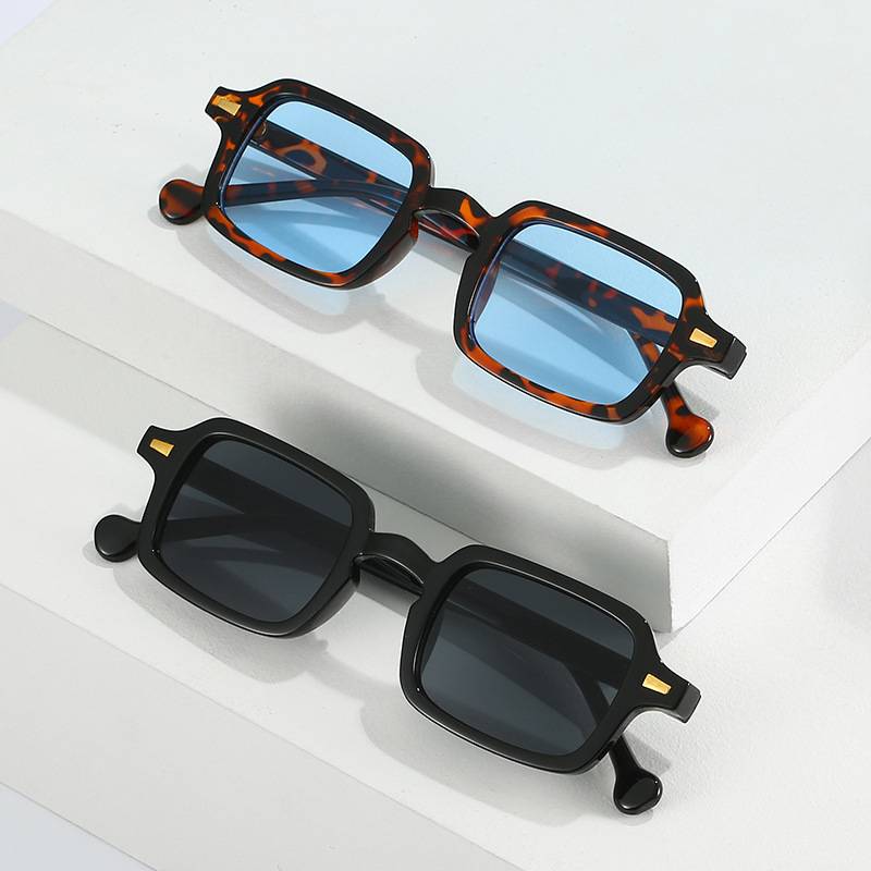 2025 New Square Frame Sunglasses European and American Retro Square Rivet Glasses Fashionable Sunglasses for Women