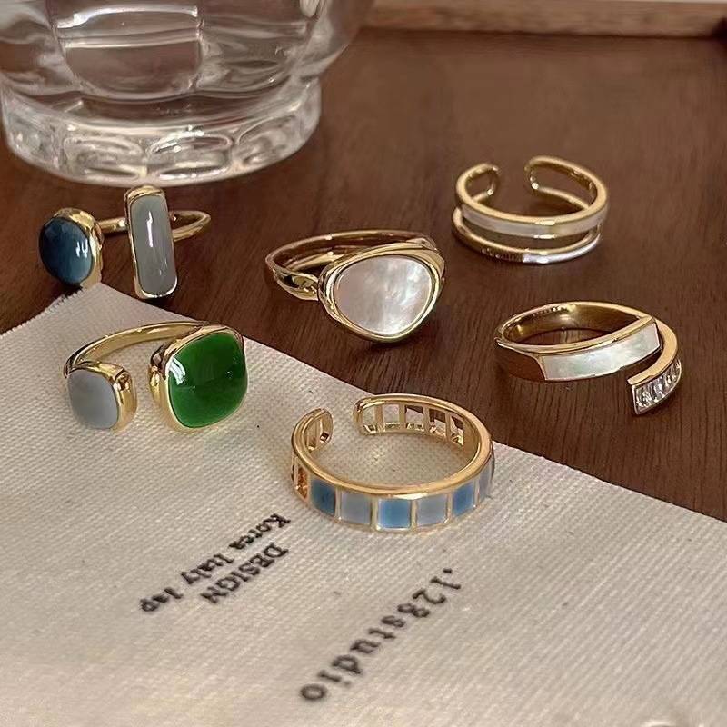Emerald Design Ring for Women, High-End Fashion, Unique Minimalist Style, Niche Open-Ended Index Finger Ring, Ins-Style Ring