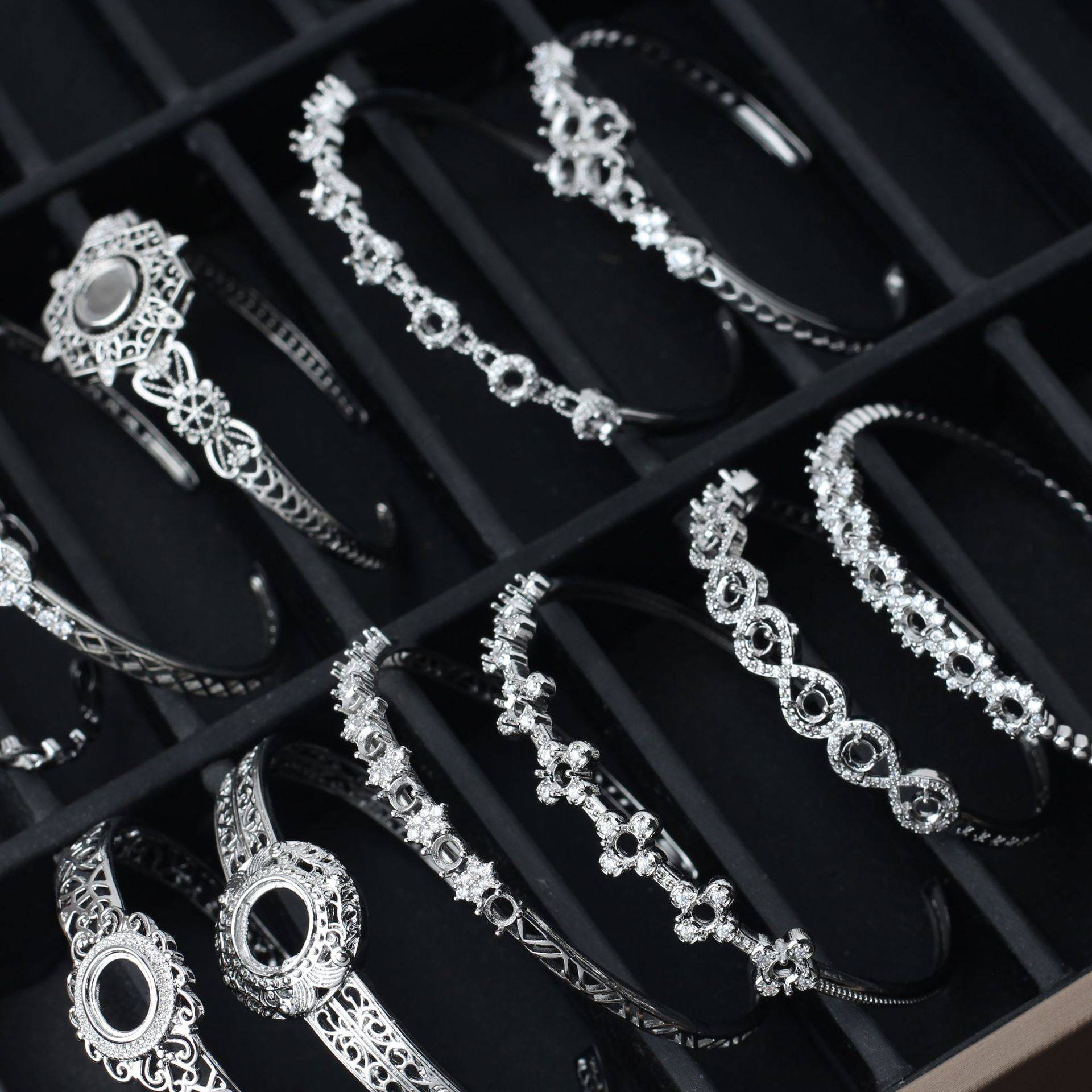 Round Bracelet Empty Holder Ready-Made Clawless Copper Alloy Electroplated Silver Imitation S925 Retro Hand Jewelry Opening Adjustable