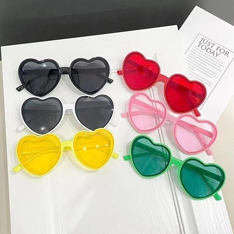 Cross-Border Popular Love Sunglasses for Women, Trendy and Fashionable Peach Heart Sunglasses, Candy-Colored Heart-Shaped Decorative Sunglasses