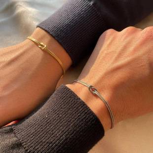 Amazon Hot Selling Golden Ladies Bracelet Knot Couple Bracelet Adjustable Bracelet Exquisite All-match Eternal Chain
